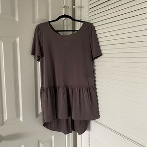 Dusty plum tie top size extra large